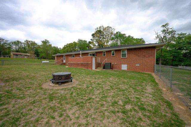 140 N Spring Street, Melbourne, AR 72556