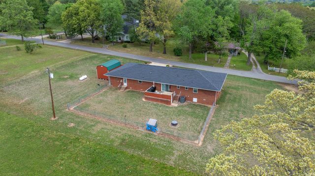 140 N Spring Street, Melbourne, AR 72556