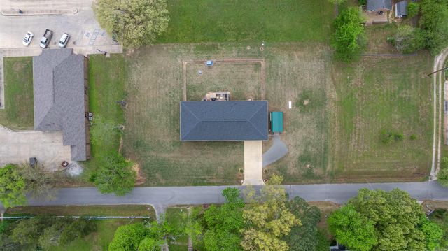 140 N Spring Street, Melbourne, AR 72556