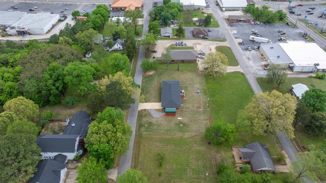 140 N Spring Street, Melbourne, AR 72556
