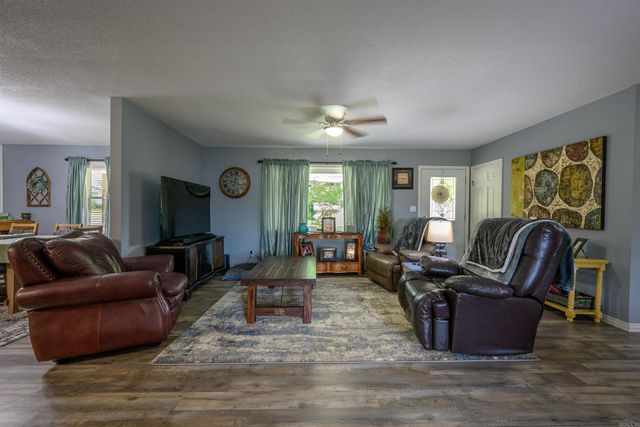 140 N Spring Street, Melbourne, AR 72556