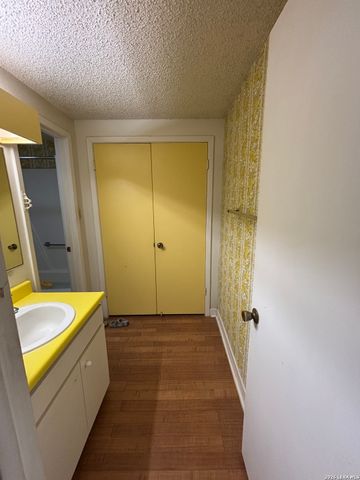 3280 GOPHER HL, San Antonio, TX 78263