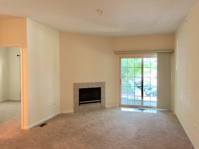 3243 Stratford Court 2C, Lake Bluff, IL 60044