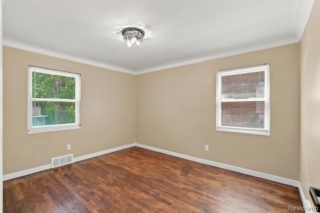10346 Lakepointe Street, Detroit, MI 48224