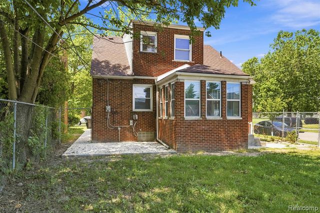10346 Lakepointe Street, Detroit, MI 48224