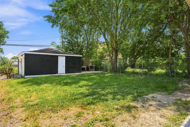 10346 Lakepointe Street, Detroit, MI 48224