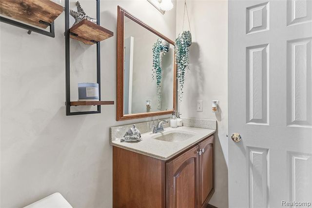 2066 Jeffrey Drive, Troy, MI 48085