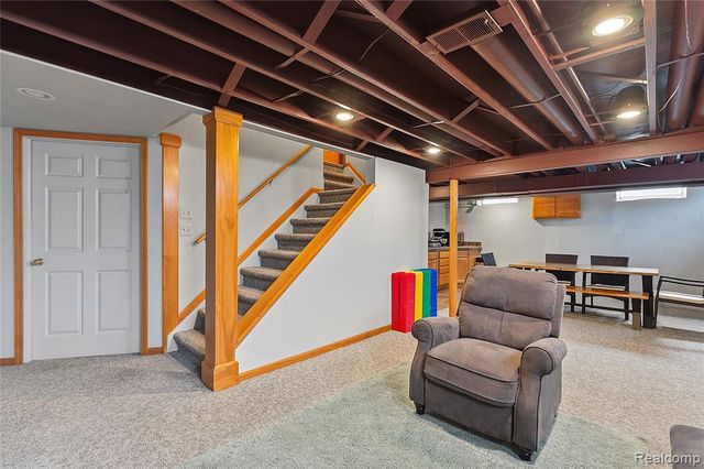 2066 Jeffrey Drive, Troy, MI 48085