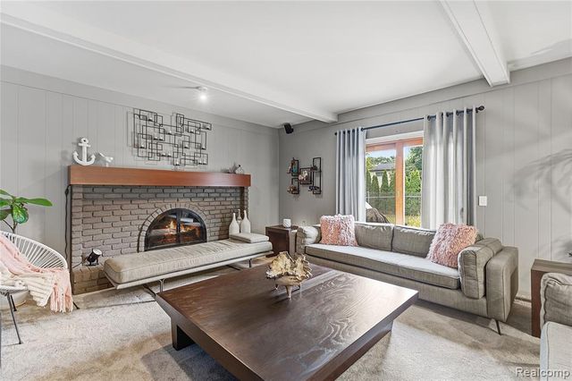 2066 Jeffrey Drive, Troy, MI 48085
