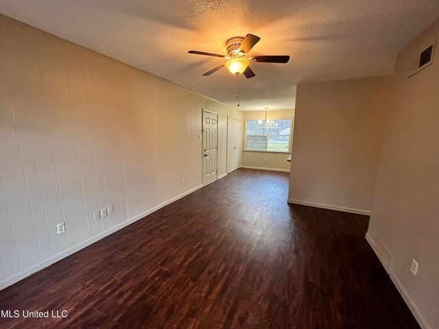 6470 Forest Glen Drive, Horn Lake, MS 38637