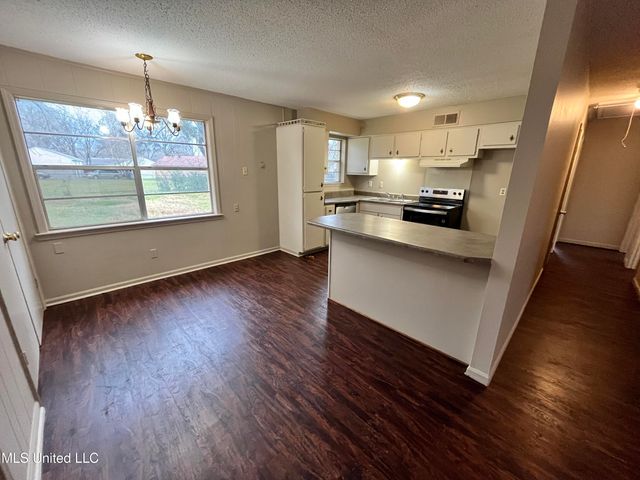 6470 Forest Glen Drive, Horn Lake, MS 38637