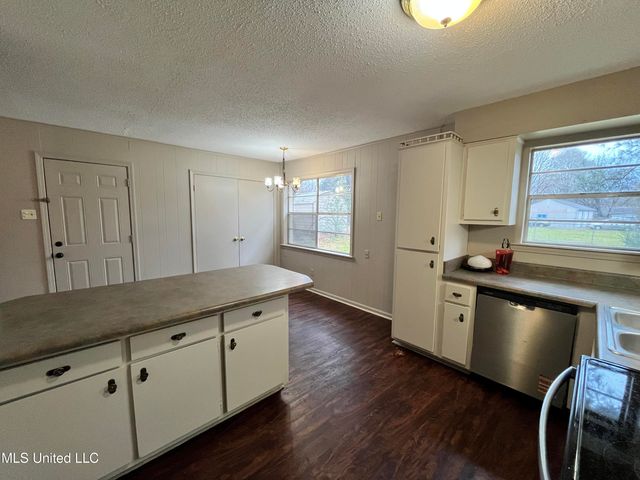 6470 Forest Glen Drive, Horn Lake, MS 38637