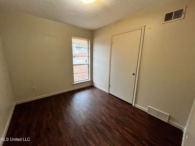 6470 Forest Glen Drive, Horn Lake, MS 38637