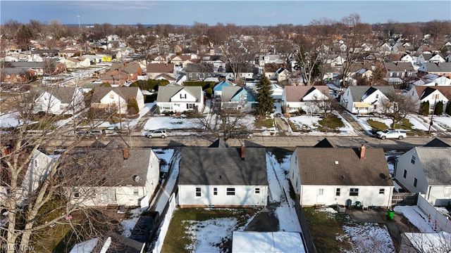 1662 Hawthorne Drive, Mayfield Heights, OH 44124