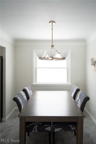 1662 Hawthorne Drive, Mayfield Heights, OH 44124