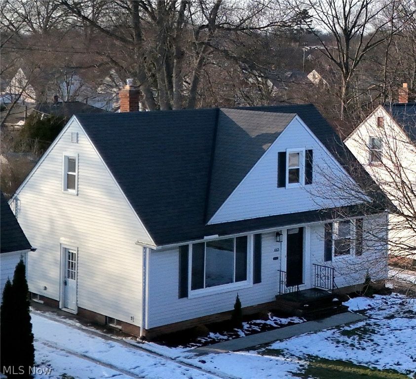 1662 Hawthorne Drive, Mayfield Heights, OH 44124