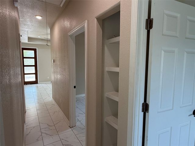 811 5th ST, Lockhart, TX 78644
