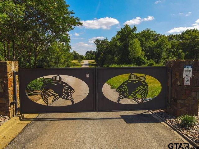 6445 Palomino Ct, Athens, TX 75752