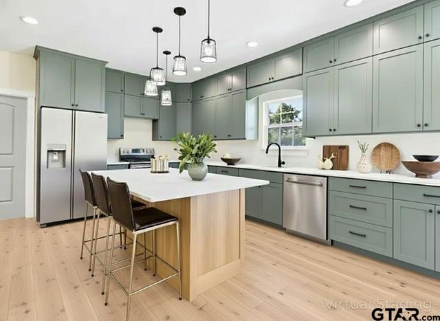 6445 Palomino Ct, Athens, TX 75752