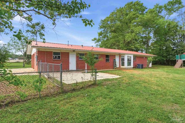 100 Woodland Ave, Cantonment, FL 32533