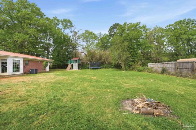 100 Woodland Ave, Cantonment, FL 32533