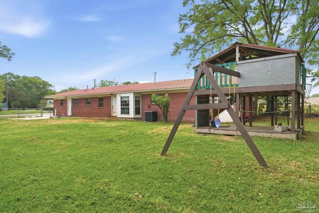 100 Woodland Ave, Cantonment, FL 32533