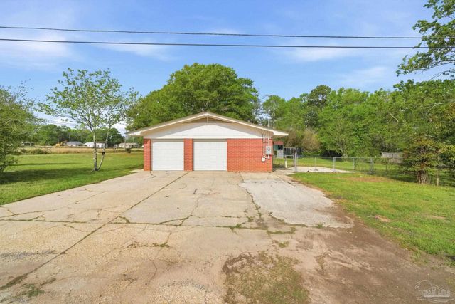 100 Woodland Ave, Cantonment, FL 32533