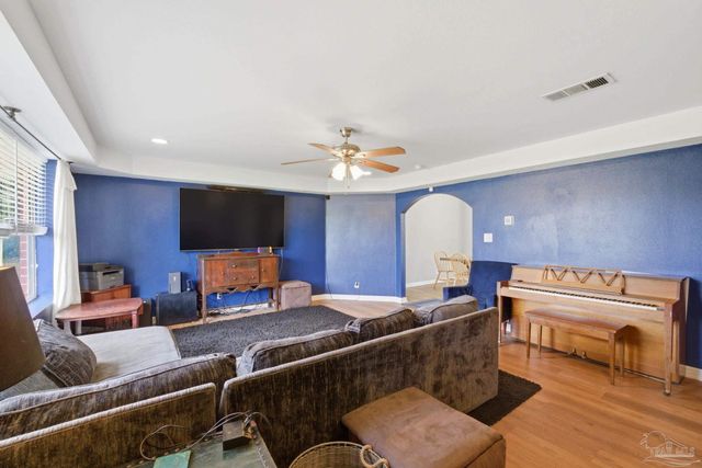 100 Woodland Ave, Cantonment, FL 32533