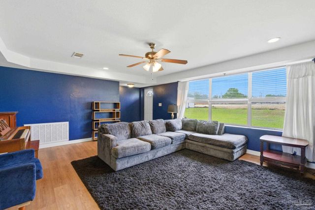 100 Woodland Ave, Cantonment, FL 32533