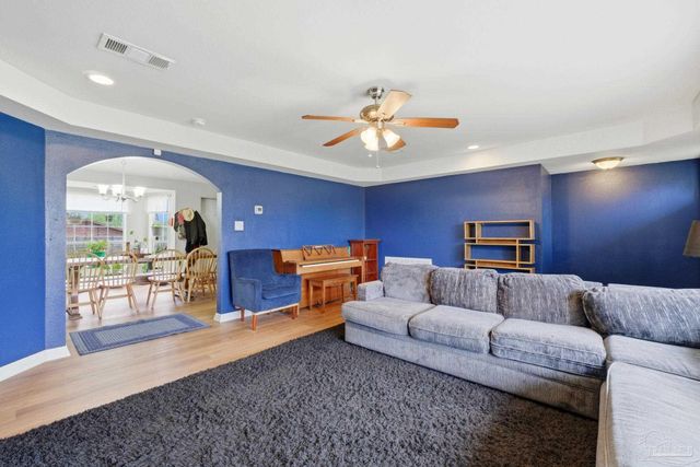 100 Woodland Ave, Cantonment, FL 32533