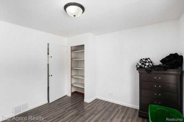 45945 N GRATIOT Avenue, Macomb Township, MI 48042