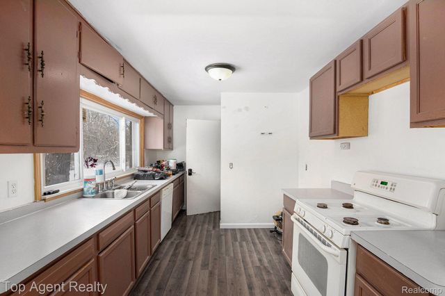 45945 N GRATIOT Avenue, Macomb Township, MI 48042