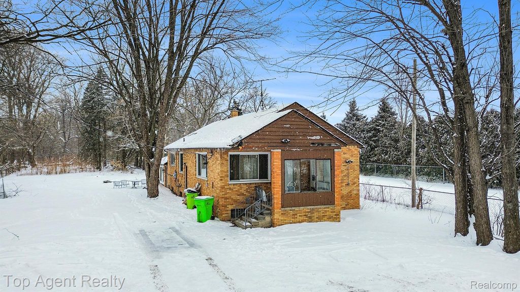 45945 N GRATIOT Avenue, Macomb Township, MI 48042