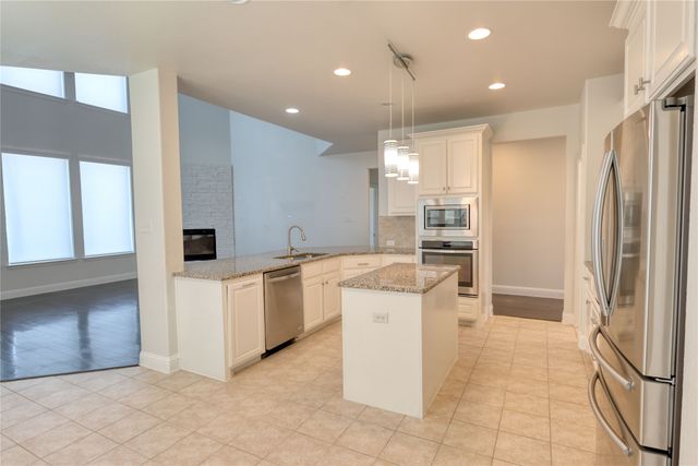 15421 Pioneer Bluff Trail, Fort Worth, TX 76262