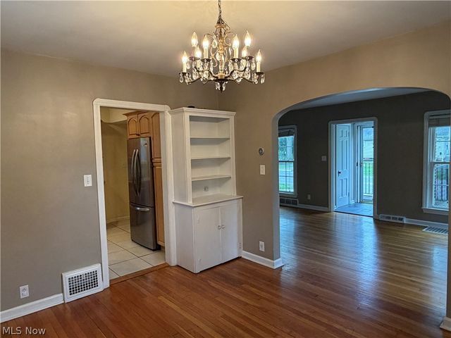 25770 Wolf Road, Bay Village, OH 44140