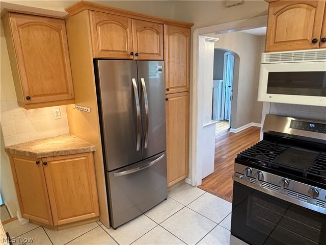 25770 Wolf Road, Bay Village, OH 44140