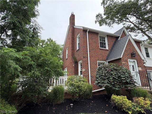 25770 Wolf Road, Bay Village, OH 44140