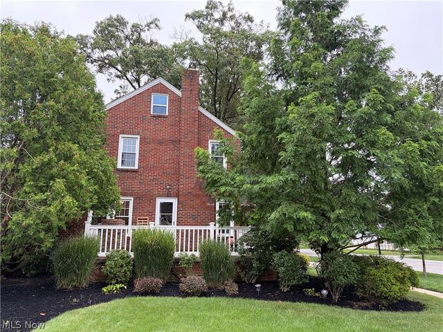 25770 Wolf Road, Bay Village, OH 44140