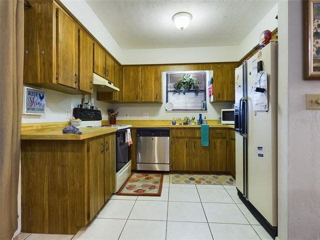 172 HOUR GLASS CIRCLE, Hawthorne, FL 32640