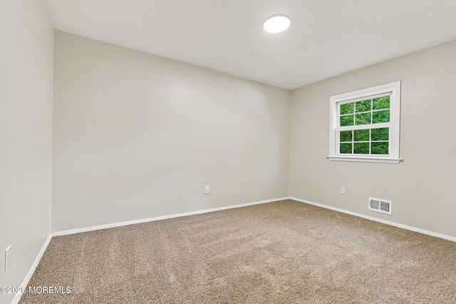 97 Bowline Street, Beachwood, NJ 08722