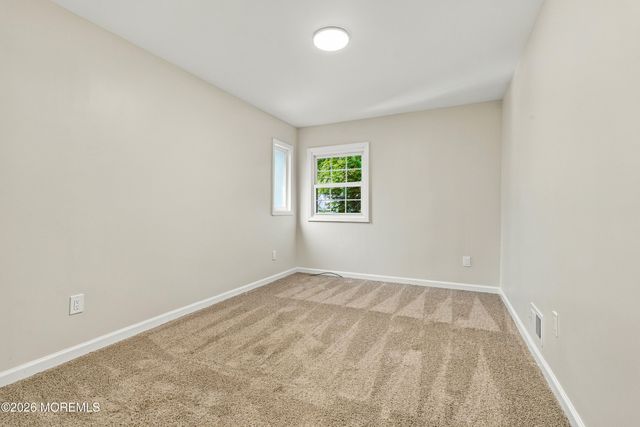 97 Bowline Street, Beachwood, NJ 08722