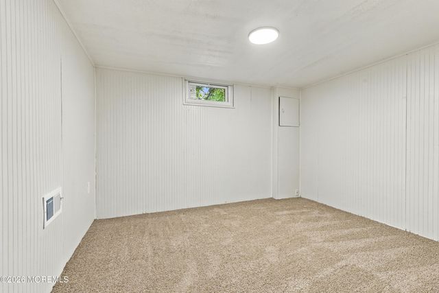 97 Bowline Street, Beachwood, NJ 08722