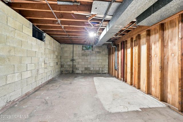 97 Bowline Street, Beachwood, NJ 08722
