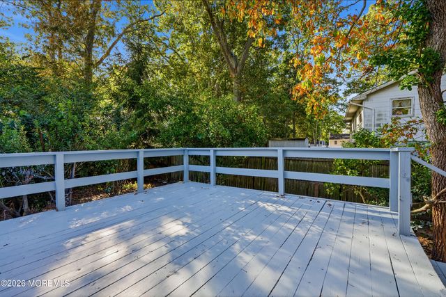 97 Bowline Street, Beachwood, NJ 08722