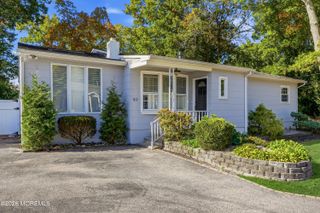 97 Bowline Street, Beachwood, NJ 08722