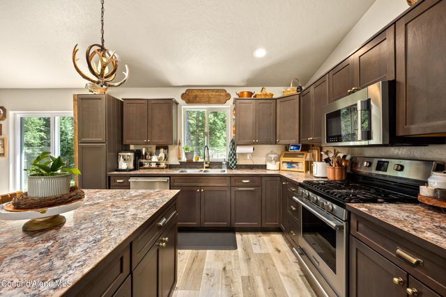 32127 N Hayden DR, Spirit Lake, ID 83869