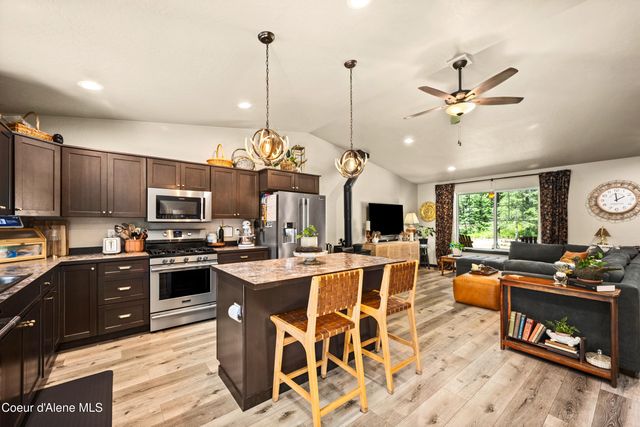 32127 N Hayden DR, Spirit Lake, ID 83869