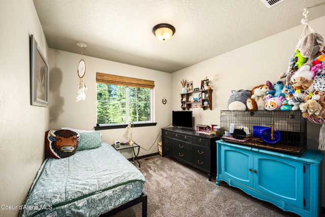 32127 N Hayden DR, Spirit Lake, ID 83869
