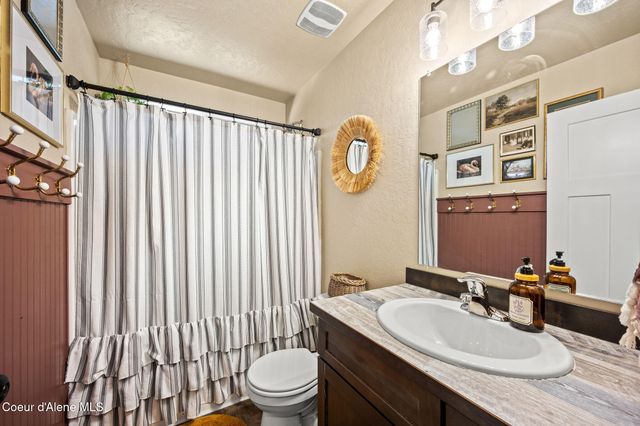 32127 N Hayden DR, Spirit Lake, ID 83869