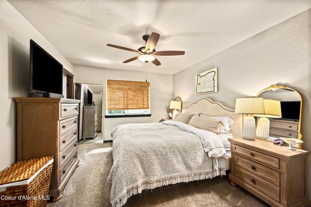 32127 N Hayden DR, Spirit Lake, ID 83869